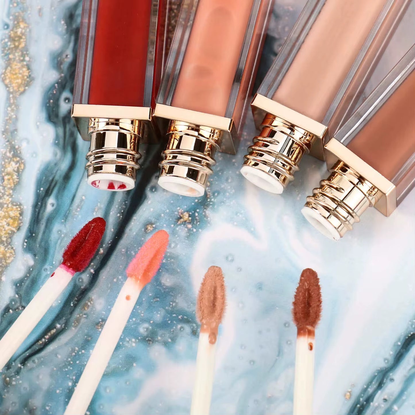 Gloss à Lèvres Hyper Pigmenté – Longue Tenue & Effet Lèvres Pulpeuses