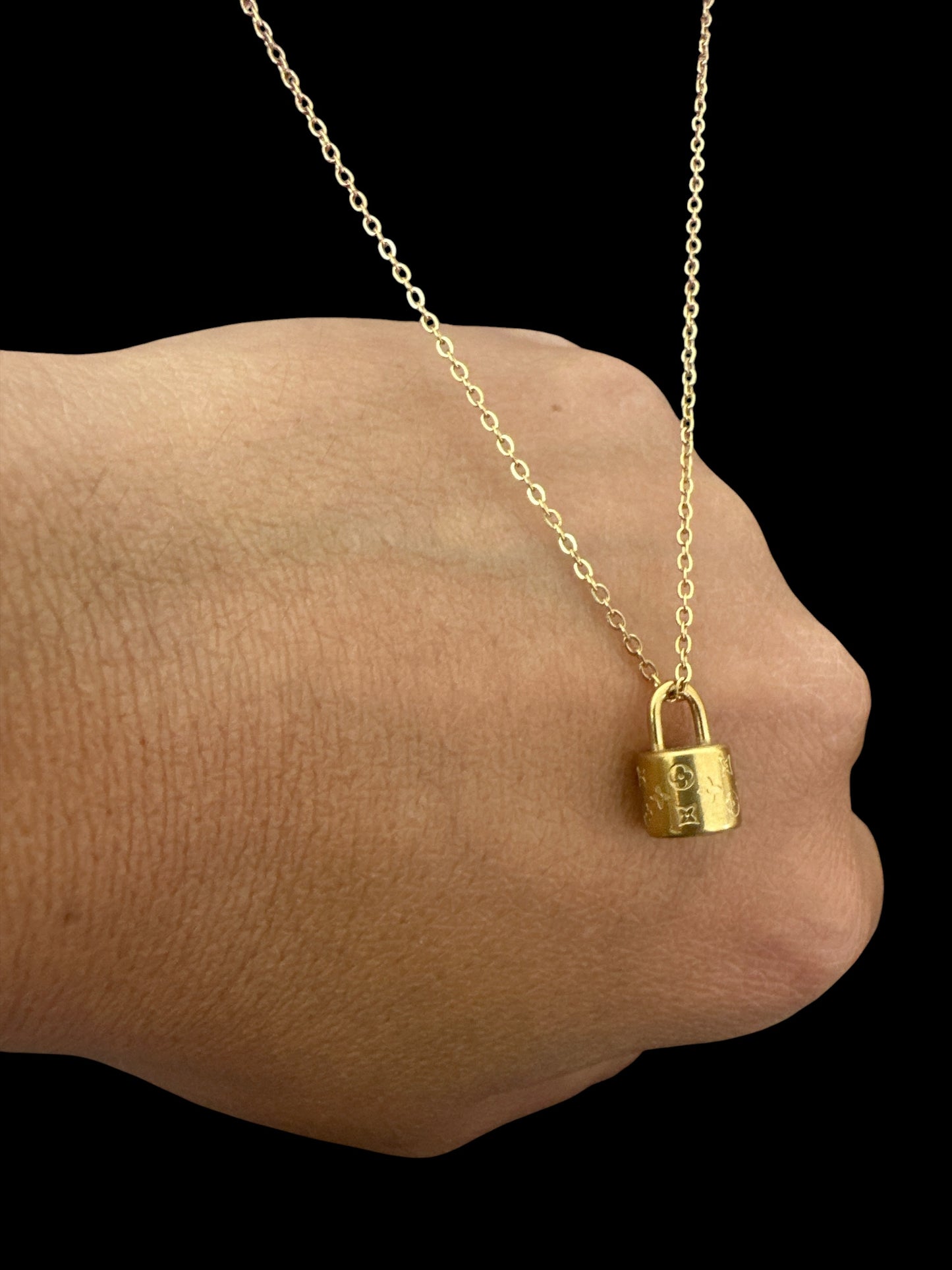 Collier sac V