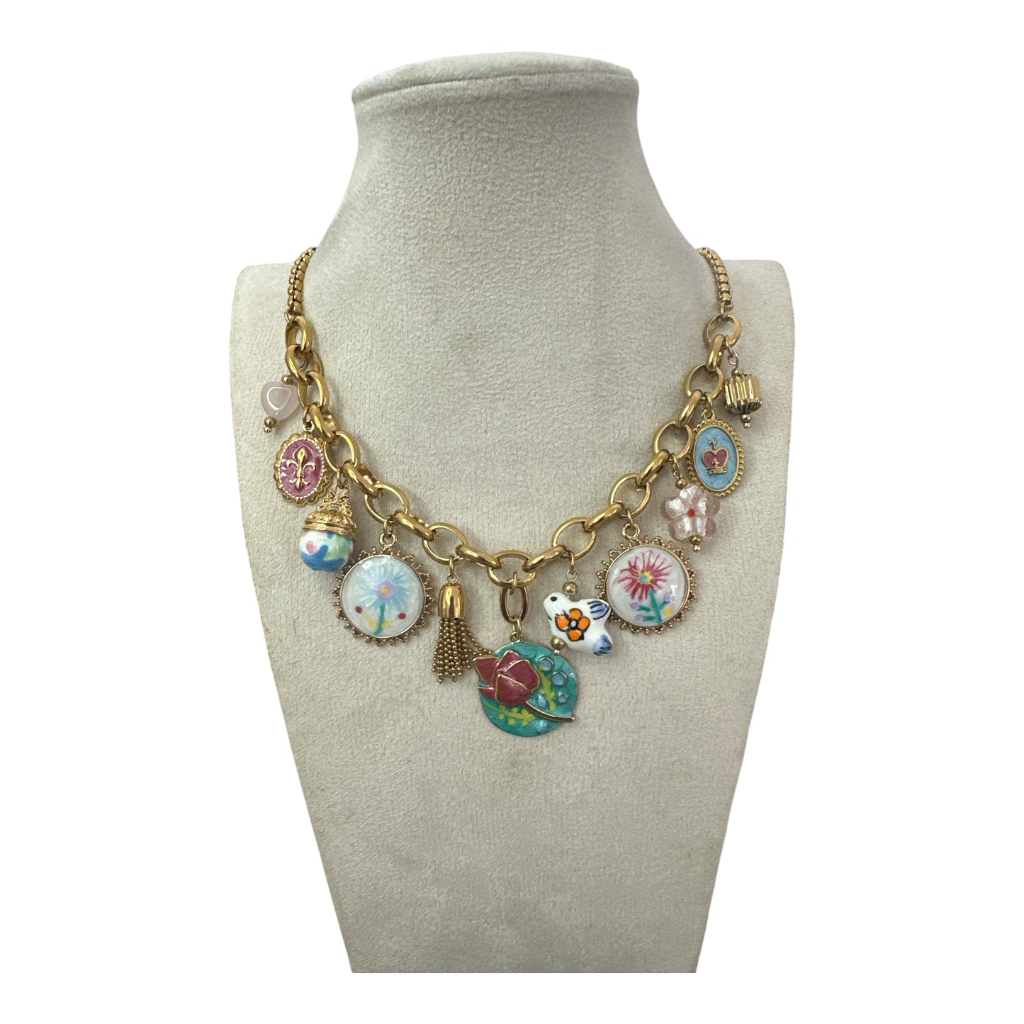 Collier lovelika